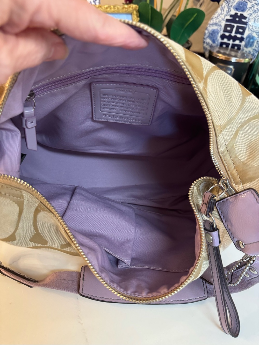 ππ€COACH SIGNATURE HOBO SHOULDER BAG! ππ€ - Picture 12 of 13